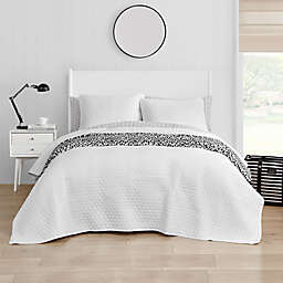 SCOUT© Essential Solid Twin Quilt Set in White