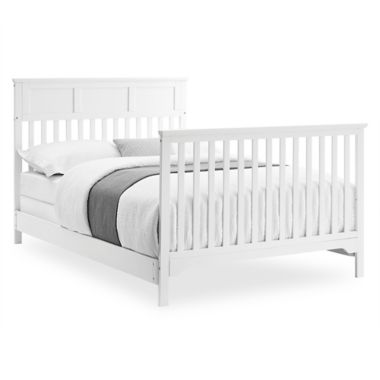 Delta Children Sweet Beginnings Hart Flat Top 6-in-1 Convertible Crib in Bianca White. View a larger version of this product image.