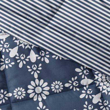 Home Collection Daisy Medallion 3-Piece Reversible Comforter Set. View a larger version of this product image.