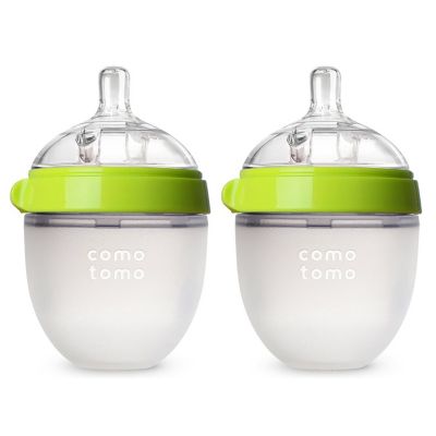 comotomo&reg; 2-Pack 5 oz. Baby Bottles in Green