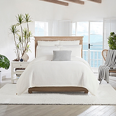 UGG&reg; Shaye 2-Piece Twin Duvet Cover Set in Snow. View a larger version of this product image.