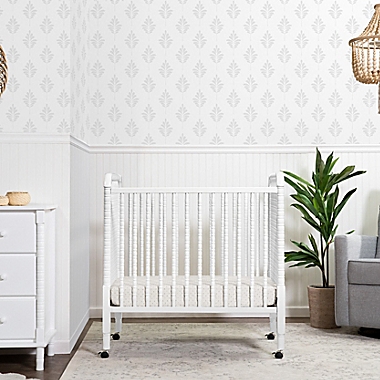 DaVinci&reg; Jenny Lind 3-in-1 Convertible Mini Crib in White. View a larger version of this product image.