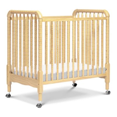 DaVinci&reg; Jenny Lind 3-in-1 Convertible Mini Crib