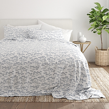 Home Collection Chantilly Lace Queen Sheet Set in Light Blue. View a larger version of this product image.