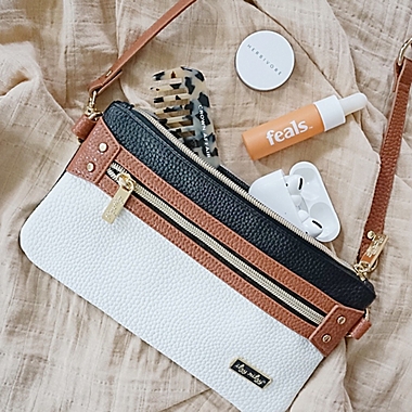 Itzy Ritzy&reg; Boss Pouch&trade; in Coffee &amp; Cream. View a larger version of this product image.
