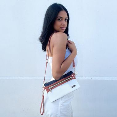 Itzy Ritzy&reg; Boss Pouch&trade; in Coffee &amp; Cream. View a larger version of this product image.