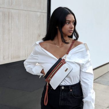 Itzy Ritzy&reg; Boss Pouch&trade; in Coffee &amp; Cream. View a larger version of this product image.