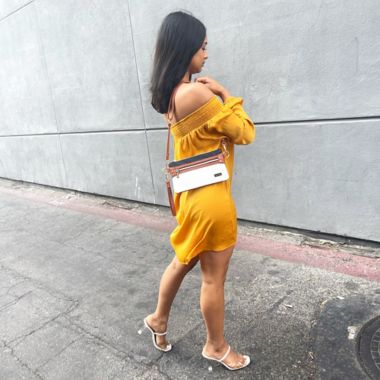 Itzy Ritzy&reg; Boss Pouch&trade; in Coffee &amp; Cream. View a larger version of this product image.