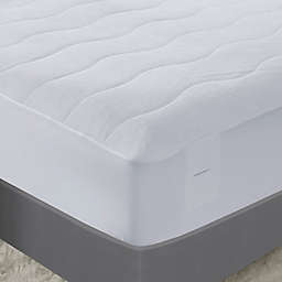 Serta® Plush Heated California King Mattress Pad in White