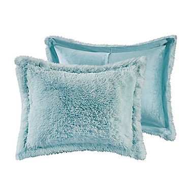 CosmoLiving Cleo 3-Piece Ombre Shaggy Fur King Comforter Set in Teal. View a larger version of this product image.