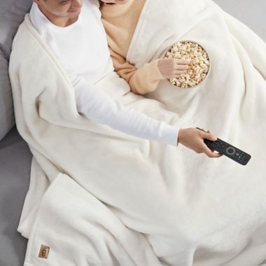 UGG&reg; Big Sur Oversized Blanket in Snow. View a larger version of this product image.
