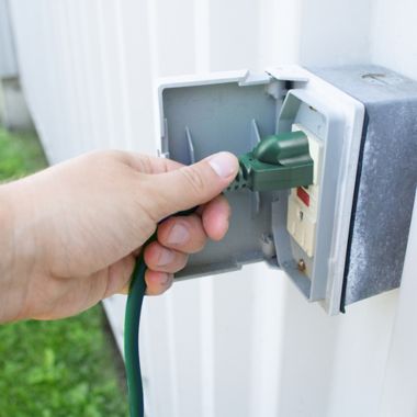 Globe Electric 15-Foot Outdoor Extension Cord in Green. View a larger version of this product image.