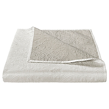 Parker Medallion 5-Piece Reversible Full/Queen Quilt Set in Coconut Milk. View a larger version of this product image.