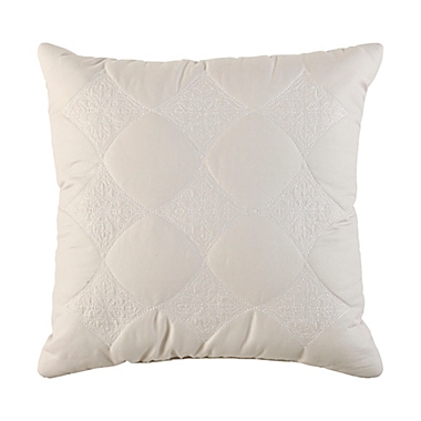 Parker Medallion 5-Piece Reversible Full/Queen Quilt Set in Coconut Milk. View a larger version of this product image.