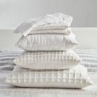 Alternate image 3 for Oscar/Oliver Bryant Bedding Collection