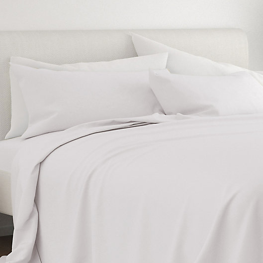 Alternate image 1 for Home Collection Solid Queen Sheet Set in White