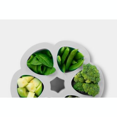 BEABA&reg; 3 oz. Multiportions Tray with Cover in Cloud. View a larger version of this product image.