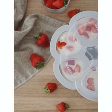 BEABA&reg; 3 oz. Multiportions Tray with Cover in Cloud. View a larger version of this product image.