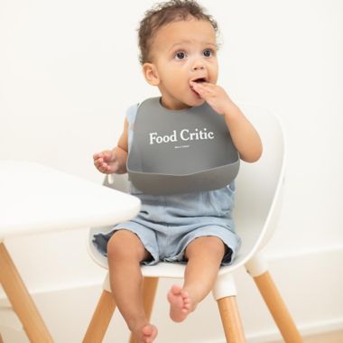Bella Tunno&trade; 2-Piece "Food Critic" Wonder Bib Set in Multi. View a larger version of this product image.