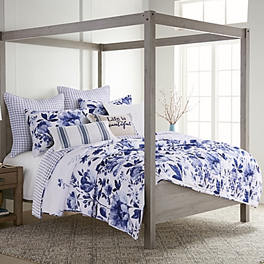 Levtex Home Riella Garden 3-Piece Reversible Full/Queen Quilt Set in Navy. View a larger version of this product image.