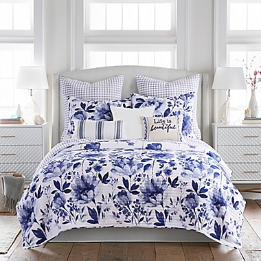 Levtex Home Riella Garden 3-Piece Reversible Full/Queen Quilt Set in Navy. View a larger version of this product image.