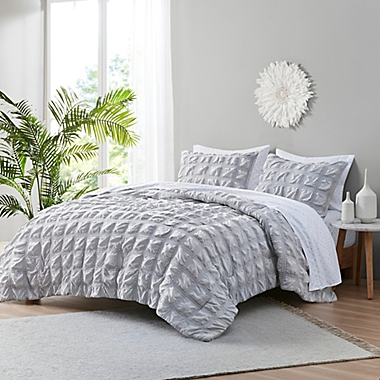 Clean Spaces Denver 7-Piece Seersucker Queen Complete Comforter and Sheet Set in Gray. View a larger version of this product image.