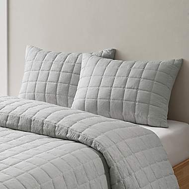N Natori Cocoon 3-Piece Quilt Top King/California King Comforter Set in Grey. View a larger version of this product image.
