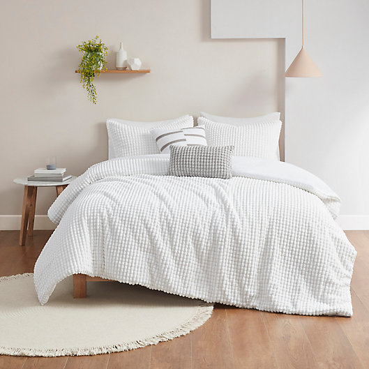 Urban Habitat Hayden Plush Clip, Queen Bed Quilt Cover Set Big White