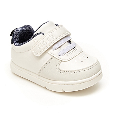 Everystep Kyle Size 4 Sneaker in White. View a larger version of this product image.