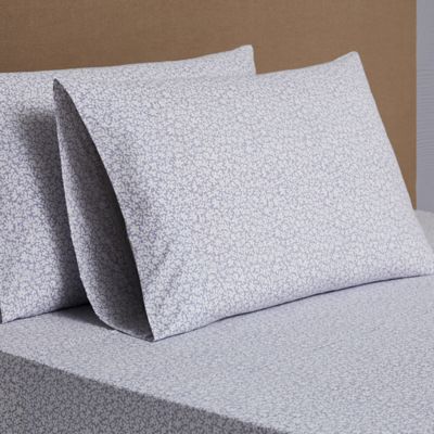 Wild Sage&trade; Daisy Scatter 300-Thread-Count Standard Pillowcases (Set of 2)