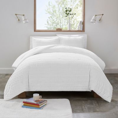 UGG&reg; Devon 3-Piece Reversible Full/Queen Comforter Set in White Clipped Stripe