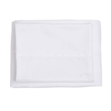 Everhome&trade; Egyptian Cotton Scallop Embroidered 700-Thread-Count Queen Flat Sheet in White. View a larger version of this product image.