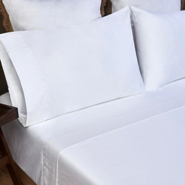 Everhome&trade; Egyptian Cotton Scallop Embroidered 700-Thread-Count Queen Flat Sheet in White. View a larger version of this product image.