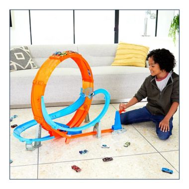 Hot Wheels&reg; Massive Loop Mayhem&trade; Track Set. View a larger version of this product image.