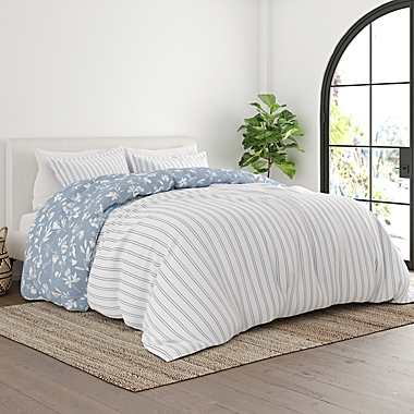 Home Collection Country Home 2-Piece Reversible Twin/Twin XL Duvet Cover Set in Blue. View a larger version of this product image.