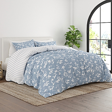 Home Collection Country Home 2-Piece Reversible Twin/Twin XL Duvet Cover Set in Blue. View a larger version of this product image.