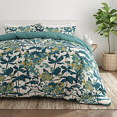 Home Collection Boho Flower 3-Piece Reversible Full/Queen Duvet Cover Set in Teal. View a larger version of this product image.