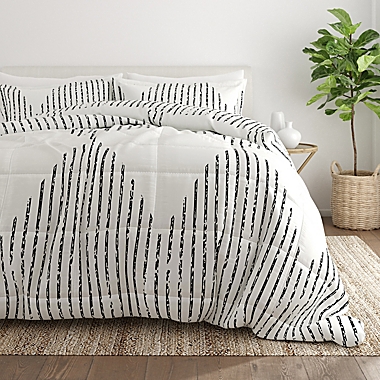 Home Collection Diamond Stripe 3-Piece King/California King Comforter Set in Grey. View a larger version of this product image.
