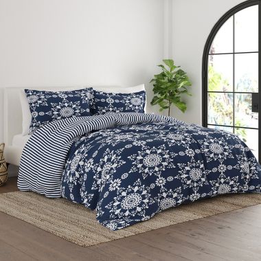 Home Collection Daisy Medallion 3-Piece Reversible Comforter Set. View a larger version of this product image.