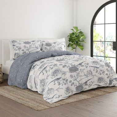 Home Collection Molly Botanical 3-Piece Reversible Comforter Set. View a larger version of this product image.