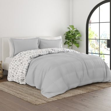 Home Collection Moonlight Stars 3-Piece Reversible Comforter Set. View a larger version of this product image.