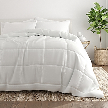 Home Collection All Seasons Down Alternative Queen Comforter in White. View a larger version of this product image.