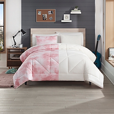 UGG&reg; Corey 3-Piece Reversible Full/Queen Comforter Set in Pink Tie Dye. View a larger version of this product image.