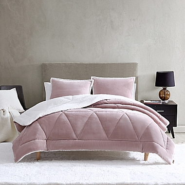 UGG&reg; Avery 2-Piece Reversible Twin/Twin XL Comforter Set in Rosewater. View a larger version of this product image.