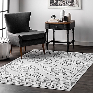 nuLOOM Noa Machine Washable Tribal 2&#39; x 3&#39; Accent Rug in White. View a larger version of this product image.