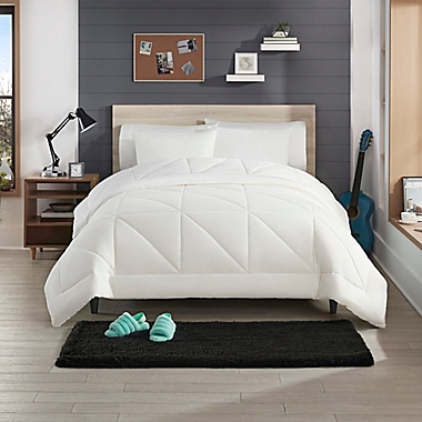UGG&reg; Corey 3-Piece Reversible Full/Queen Comforter Set in Snow. View a larger version of this product image.