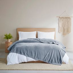 Clean Spaces Plush Twin Blanket in Blue