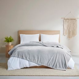 Clean Spaces Plush Twin Blanket in Grey