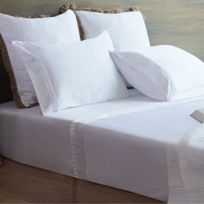Everhome&trade; Egyptian Cotton Cane Embroidered 700-Thread-Count Full Flat Sheet in White