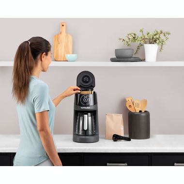 NutriBullet&reg; Brew Choice&trade; Pod + Carafe in Black. View a larger version of this product image.